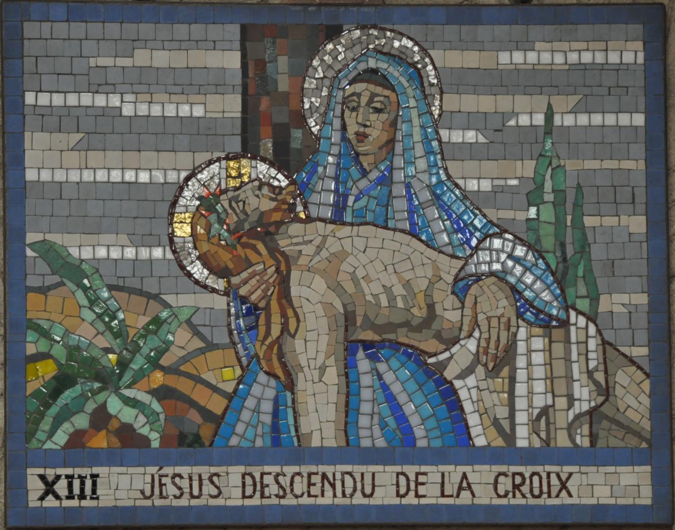 13 - Jésus descendu de la croix